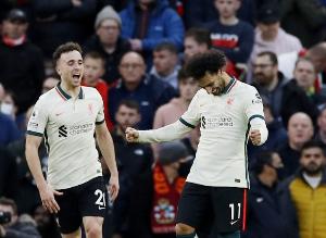 太痛心若塔生涯最后一助正是助攻萨拉赫，两人追赶&amp;拥抱庆祝