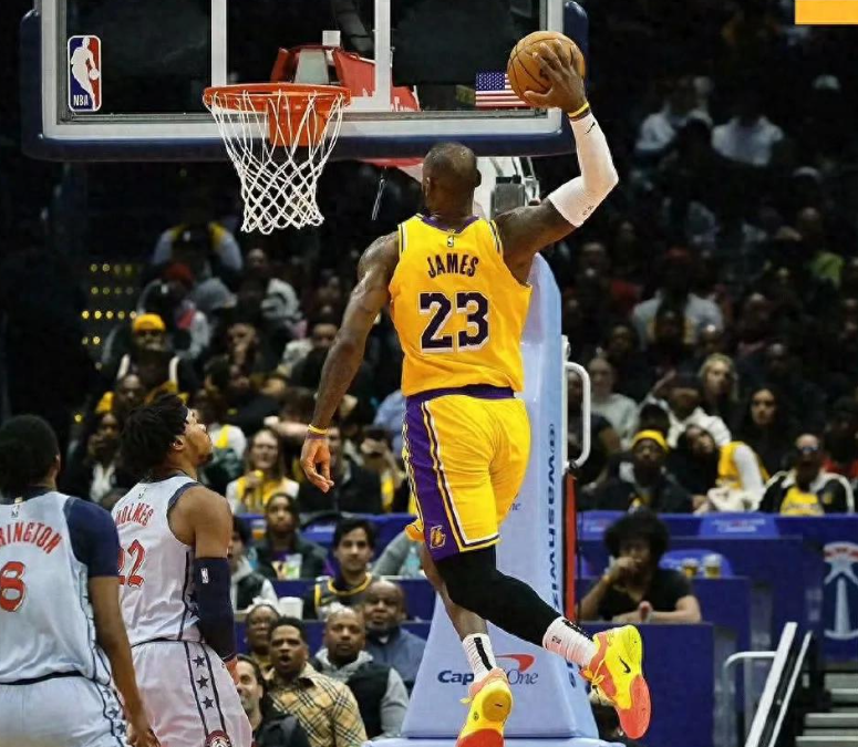 kaiyun-立铜像是对NBA球星至高褒奖，现役谁有望获此殊荣？目前看就5人