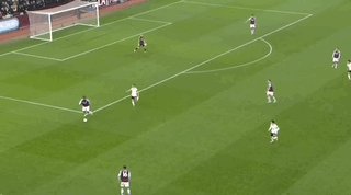 开云体育-【英超】萨拉赫传射，利物浦2比2客平维拉