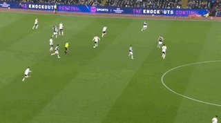 开云体育-【英超】萨拉赫传射，利物浦2比2客平维拉