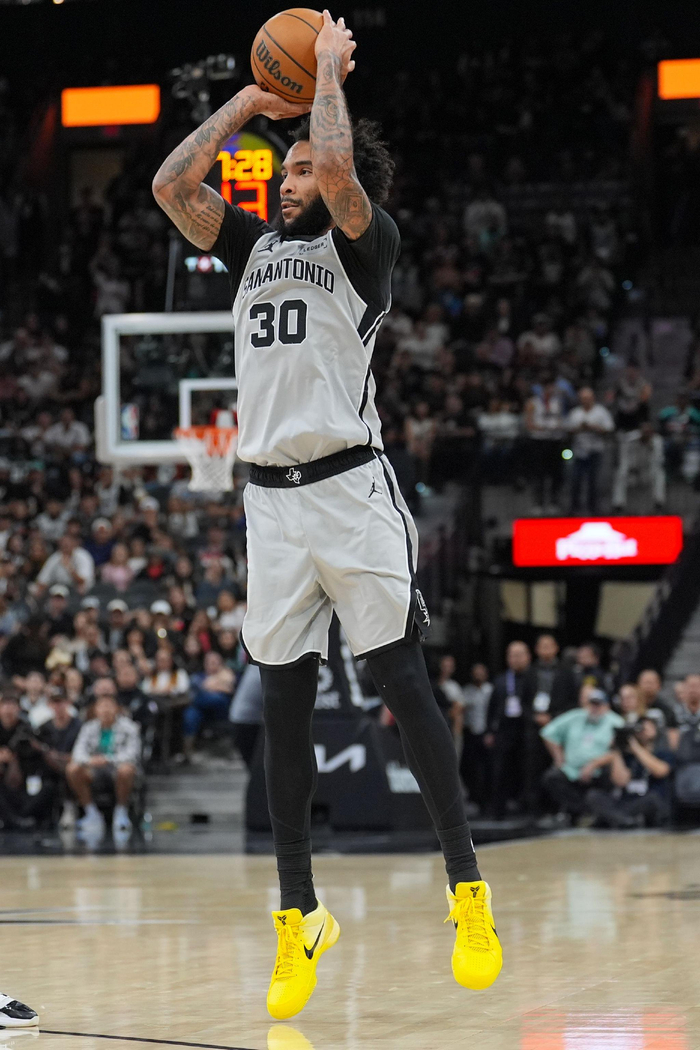 开云APP-大比分落后，还能逆转翻盘强敌，新星蜕变，你们还拥有夺冠契机|马刺|火箭|凯文·杜兰特|文班亚马|申京_新浪体育_新浪新闻