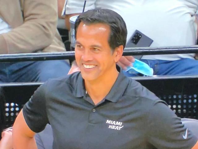 开云体育-四连胜领跑季前赛战绩榜 全员斗士热火志在冲冠