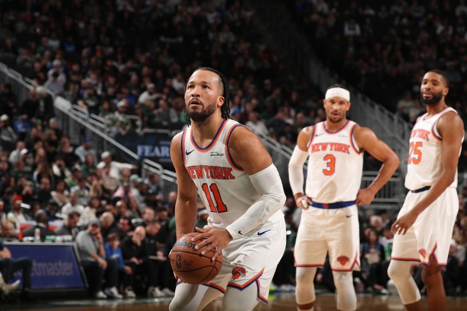 kaiyun-尼克斯7人上双大胜雄鹿 布伦森27+7单节22分迎7000分里程碑